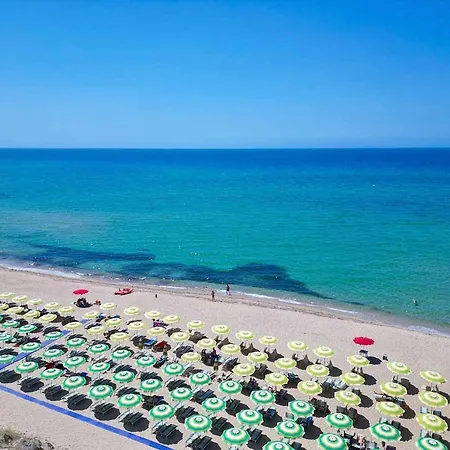 Isa-hotel With Swimming Pool Just 300 Mt From The Baia Delle Mimose-beach Hotel *