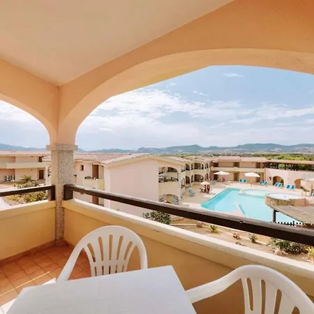 Isa-hotel With Swimming Pool Just 300 Mt From The Baia Delle Mimose-beach 호텔 *
