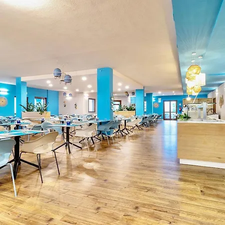 Hotel Isa-hotel With Swimming Pool Just 300 Mt From The Baia Delle Mimose-beach *