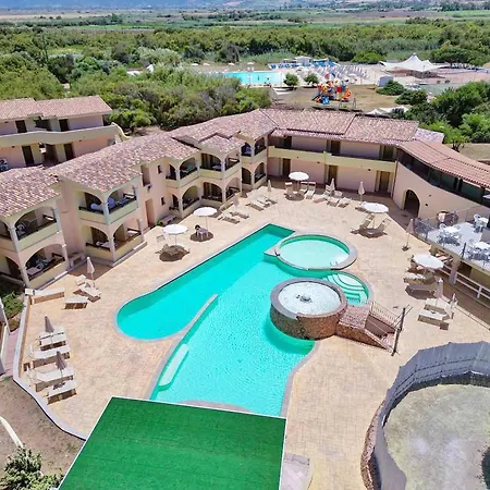 Isa-hotel With Swimming Pool Just 300 Mt From The Baia Delle Mimose-beach Hotel Badesi