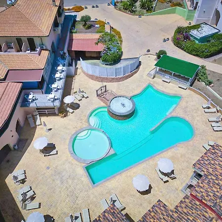 Isa-hotel With Swimming Pool Just 300 Mt From The Baia Delle Mimose-beach *