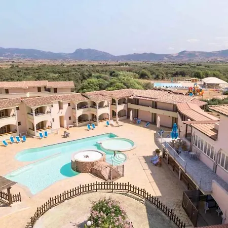 Isa-hotel With Swimming Pool Just 300 Mt From The Baia Delle Mimose-beach Hotel Badesi