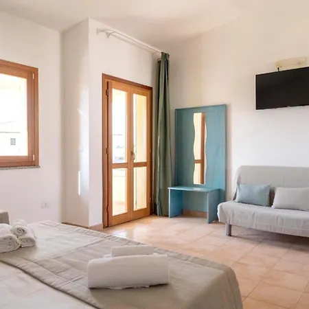 Hotel Isa-hotel With Swimming Pool Just 300 Mt From The Baia Delle Mimose-beach *