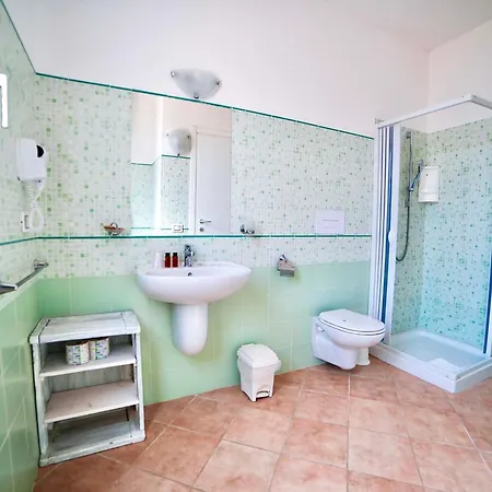 Isa-hotel With Swimming Pool Just 300 Mt From The Baia Delle Mimose-beach Hotel